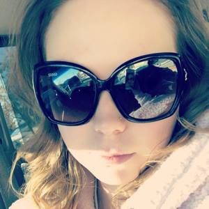 Meet your Posher, Cassandra